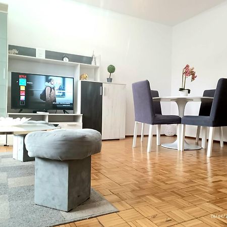 Chic Comfort 1Bdr With Landmark View - Concerthall Bucarest Exterior foto