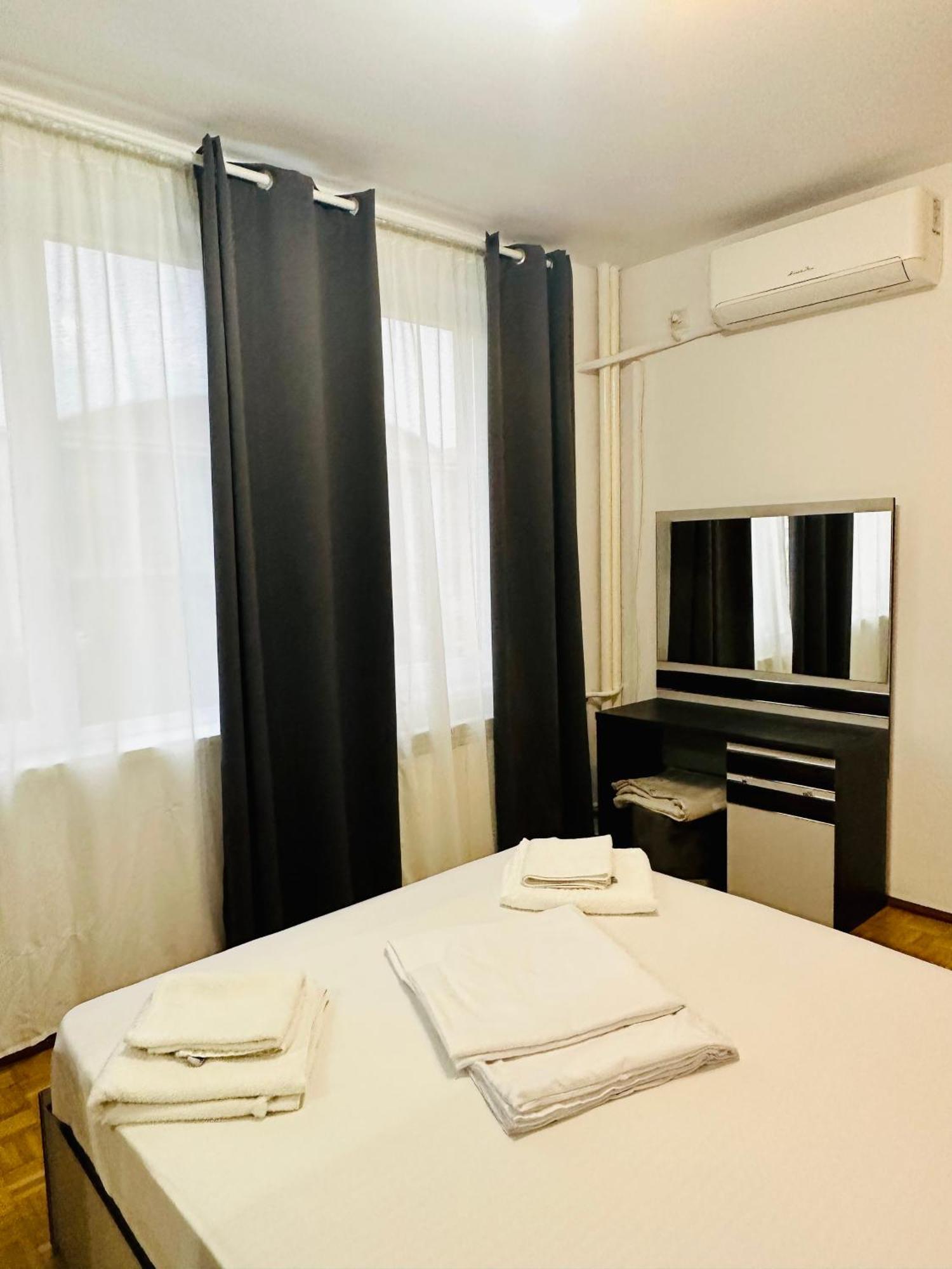Chic Comfort 1Bdr With Landmark View - Concerthall Bucarest Exterior foto