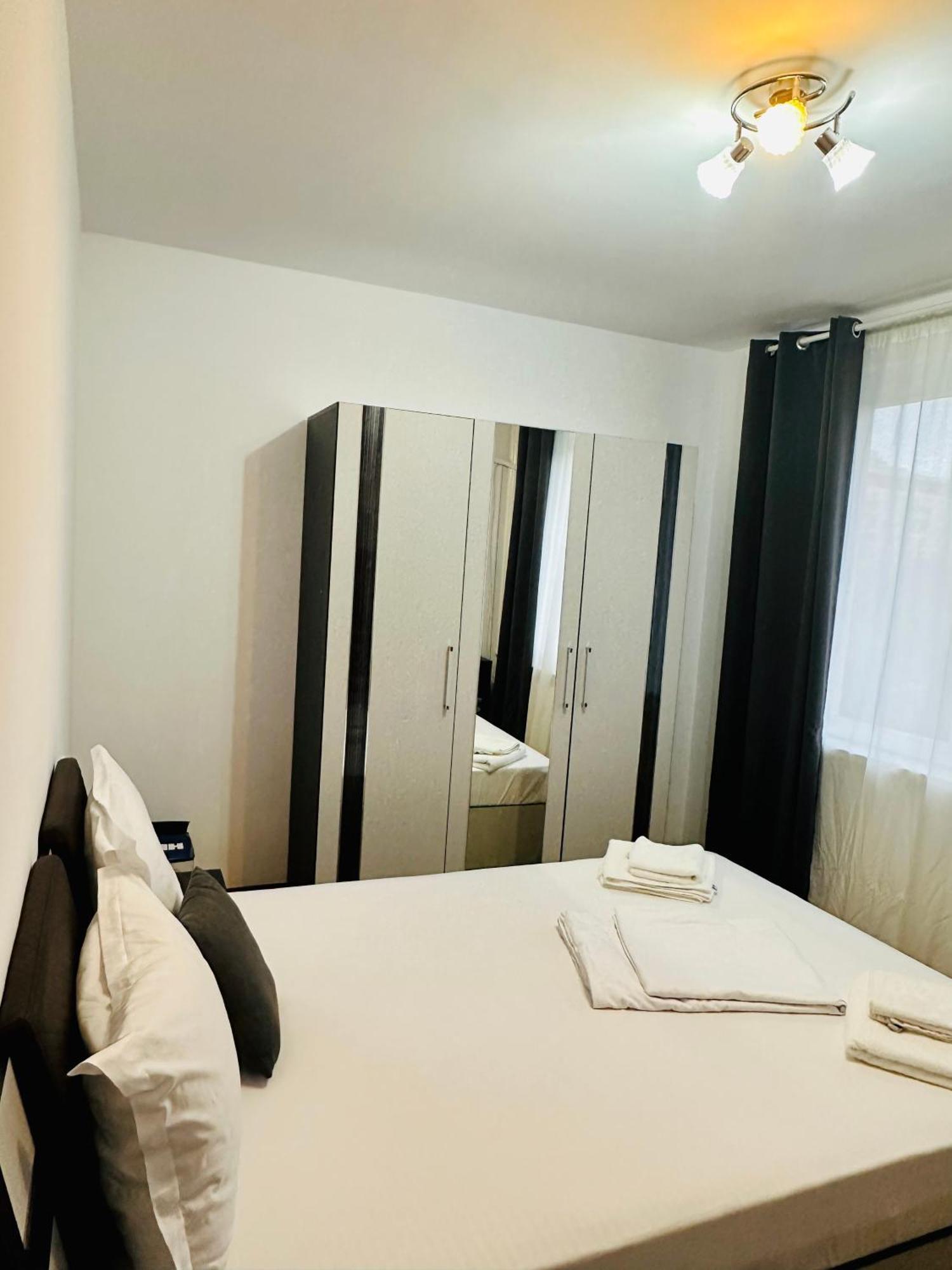 Chic Comfort 1Bdr With Landmark View - Concerthall Bucarest Exterior foto