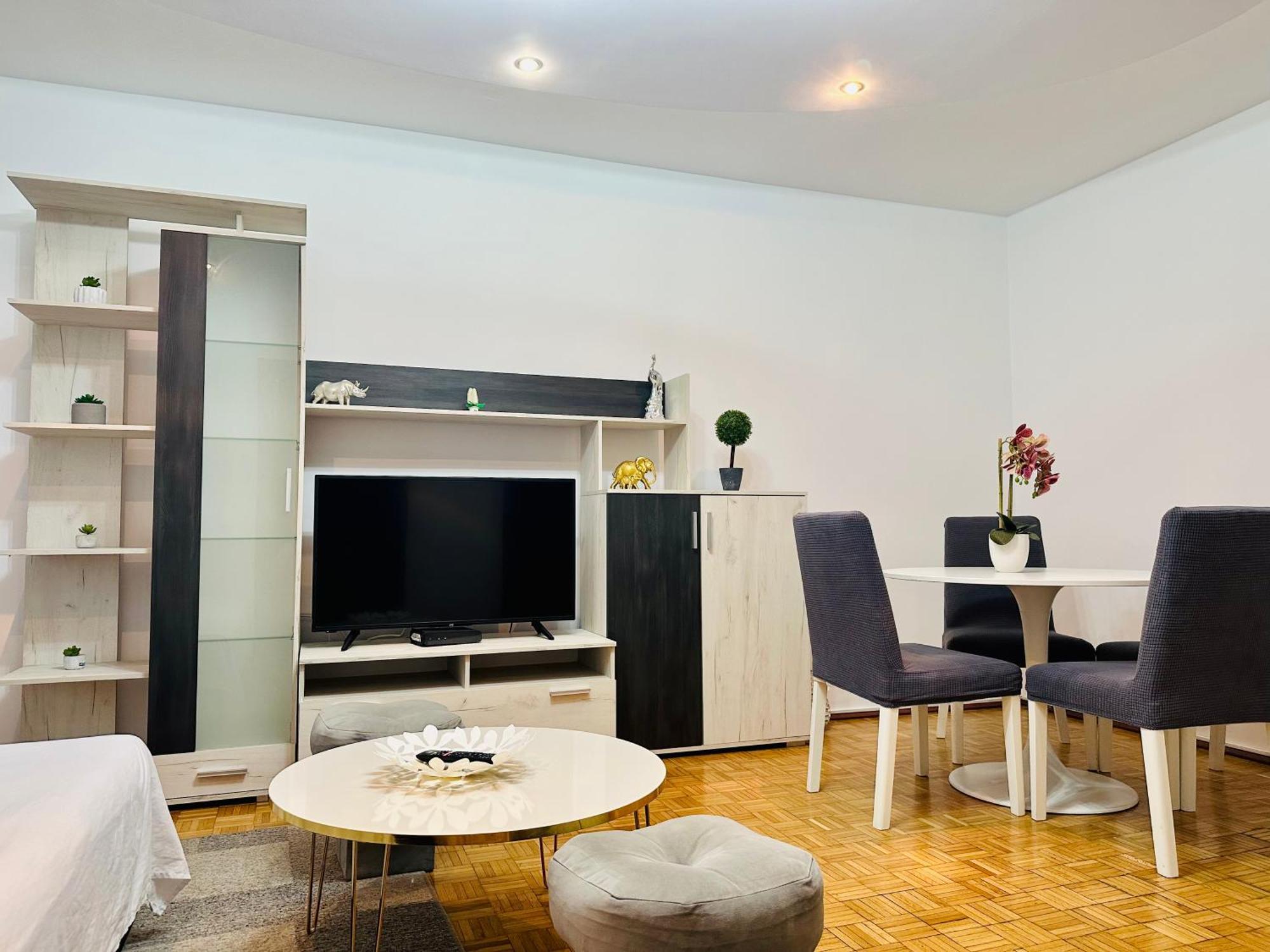 Chic Comfort 1Bdr With Landmark View - Concerthall Bucarest Exterior foto