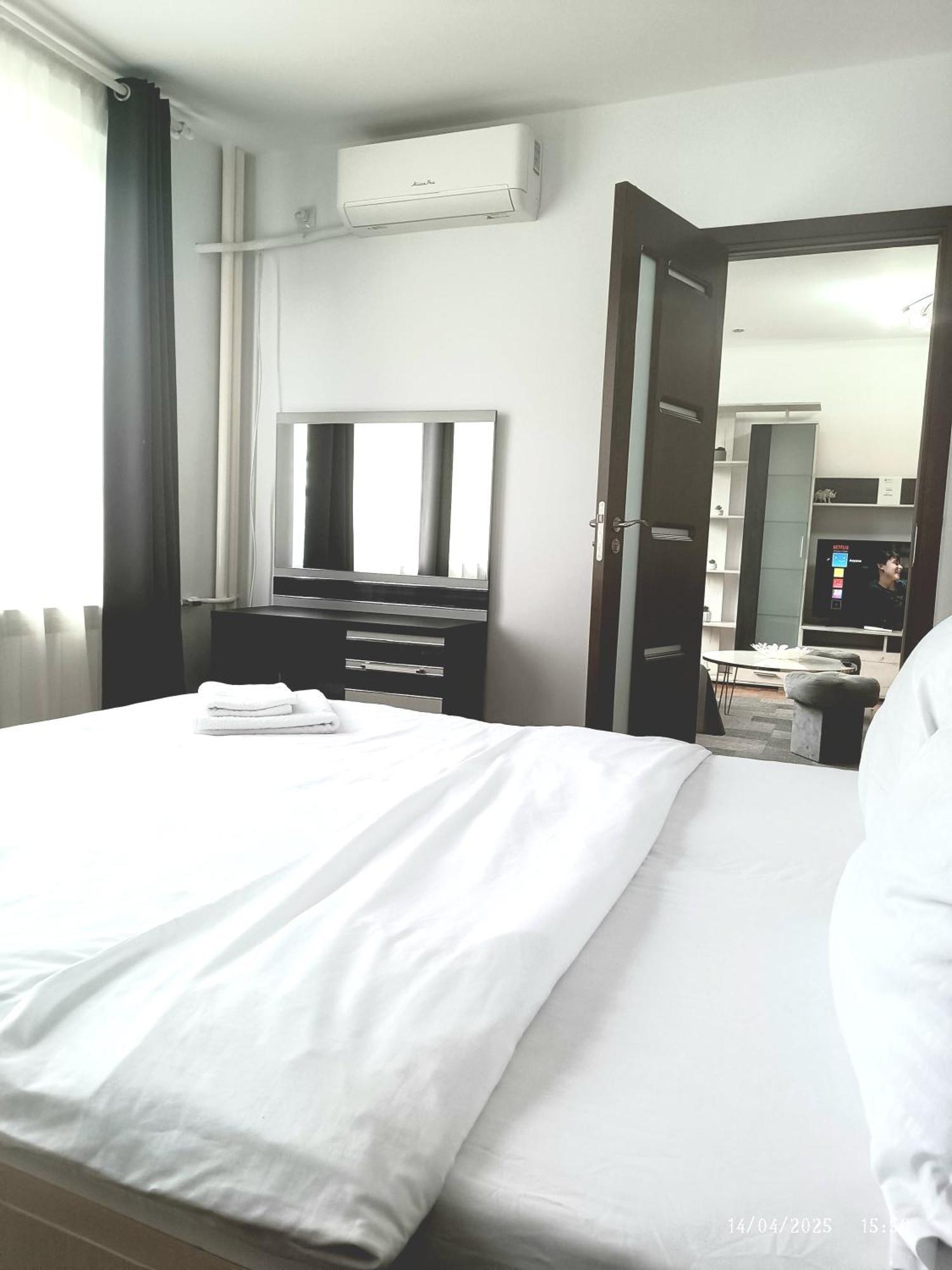 Chic Comfort 1Bdr With Landmark View - Concerthall Bucarest Exterior foto