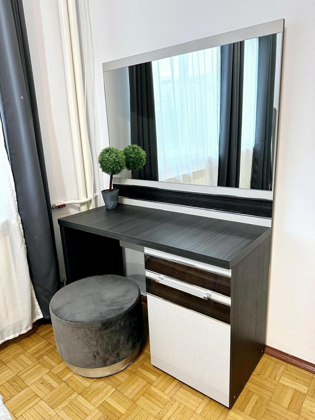 Chic Comfort 1Bdr With Landmark View - Concerthall Bucarest Exterior foto